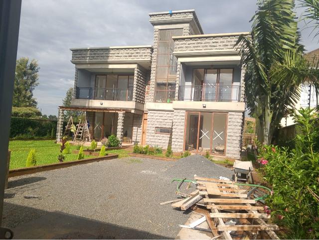 From the first beam laid in the foundation to the final Barleria hedge planted at the gate, every detail was actualized to perfection.